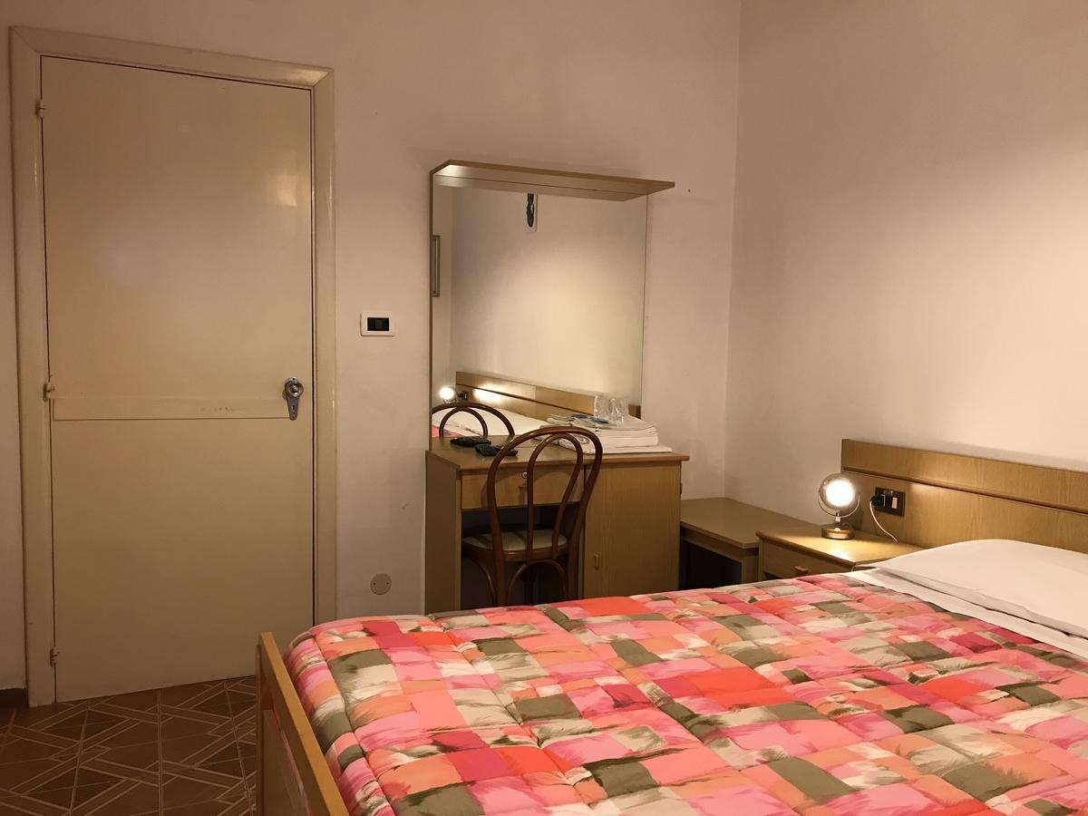 Pini Hotel 3*